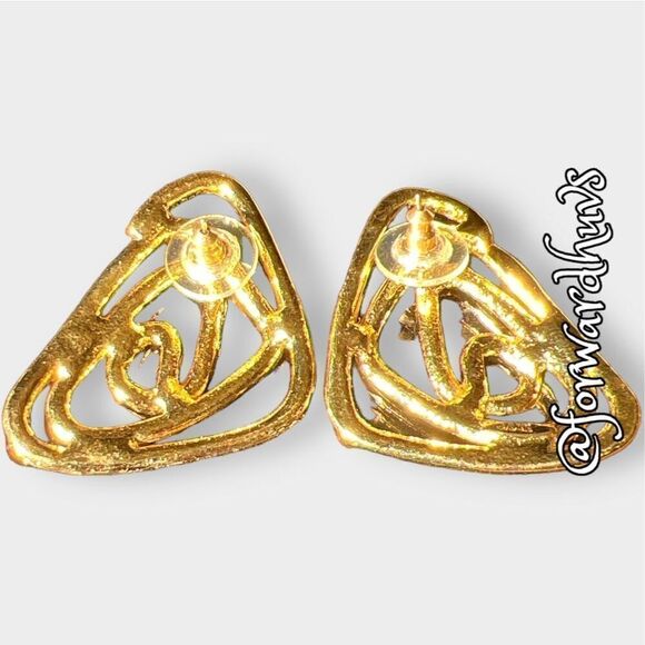 Avon Large Triangular Gold Tone Swirl Earrings - Picture 4 of 8
